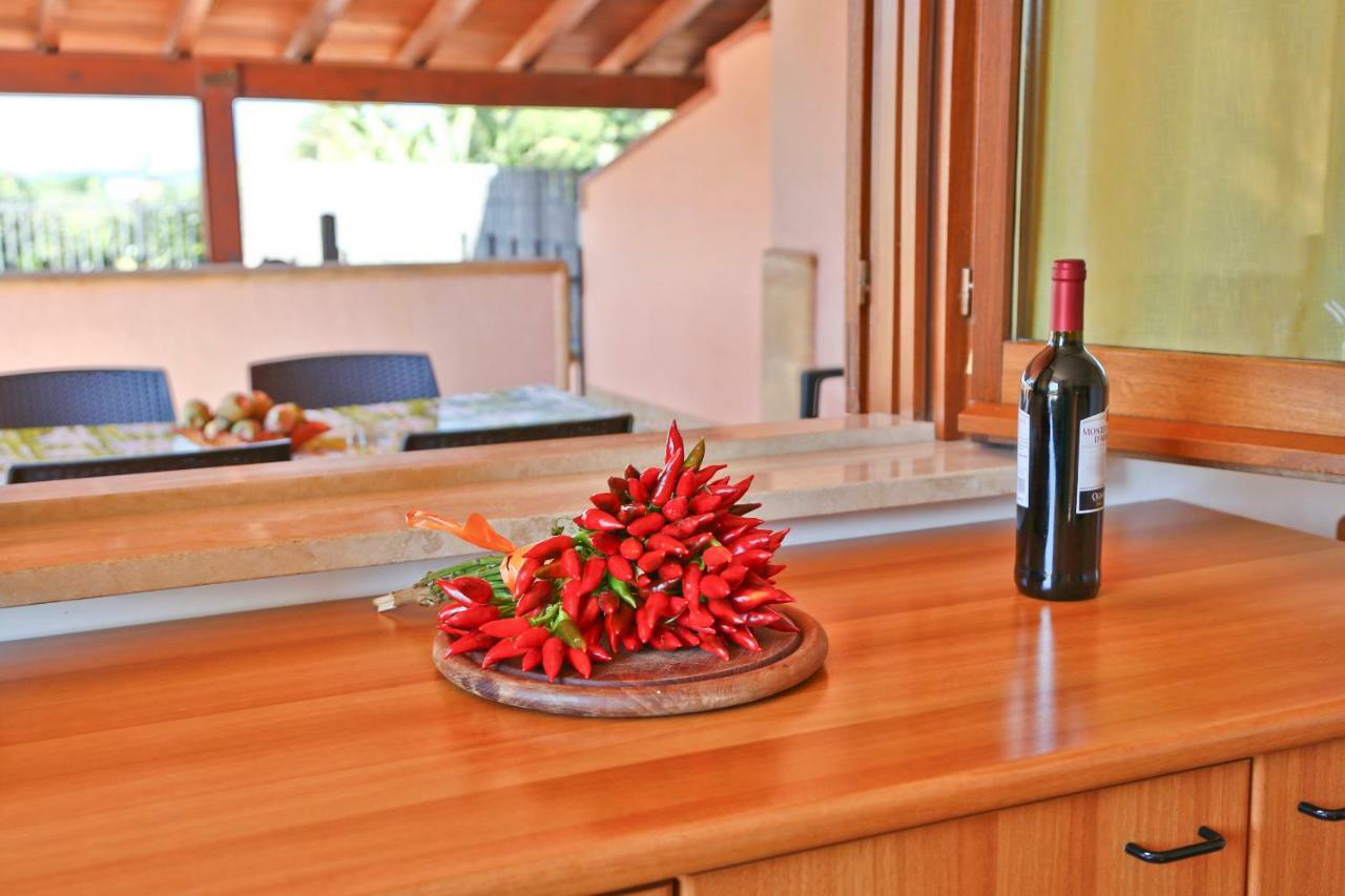 Costa Mediterranea Holiday Homes Campofelice Di Roccella Luaran gambar